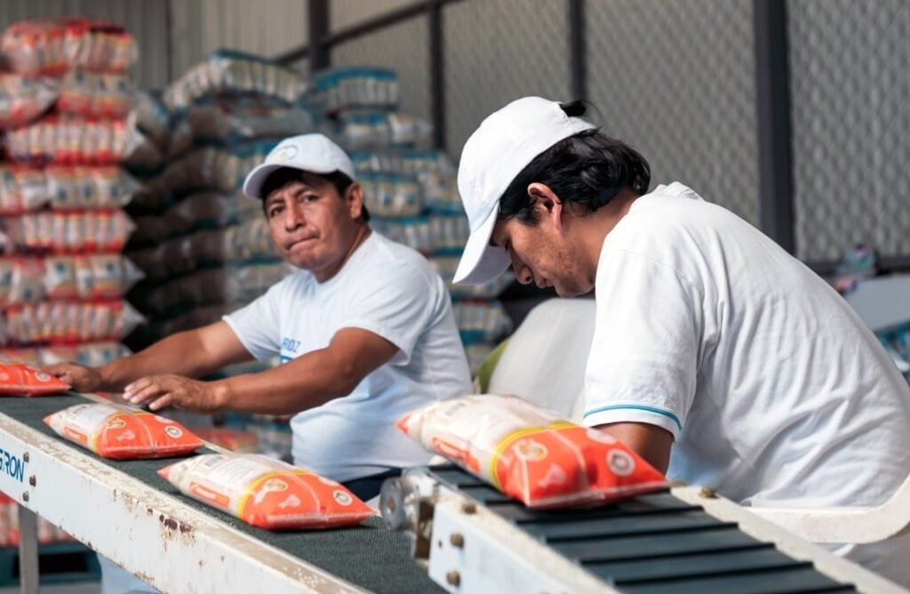 SE NECESITA 63 PERSONAS URGENTE PARA EMPACADO Y DISTRIBUCION DE ARROZ